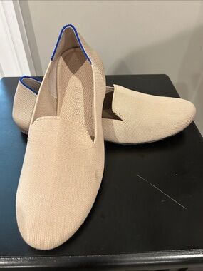 Rothy's Beige Knit Slip-On Loafers with Blue Heel Trim / Size 8.5